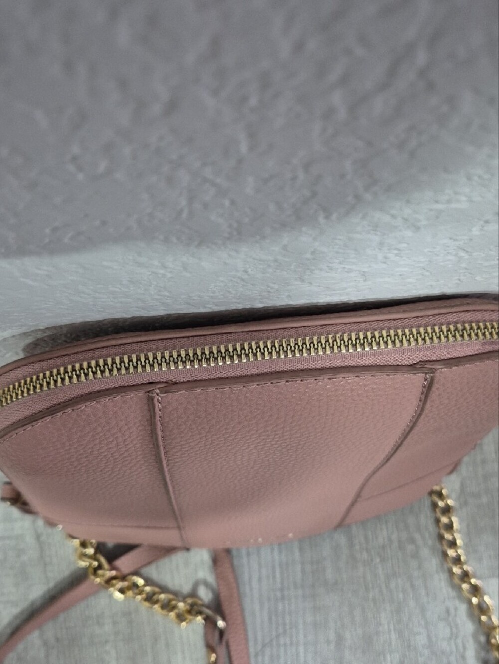Alexis Bender Dusty Rose Pebbled Leather Crossbody Bag with Gold Chain - Picture 9 of 10